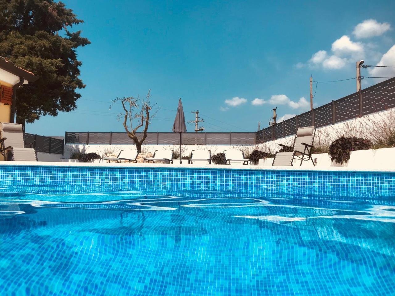 Apartments Viler Buje Kültér fotó