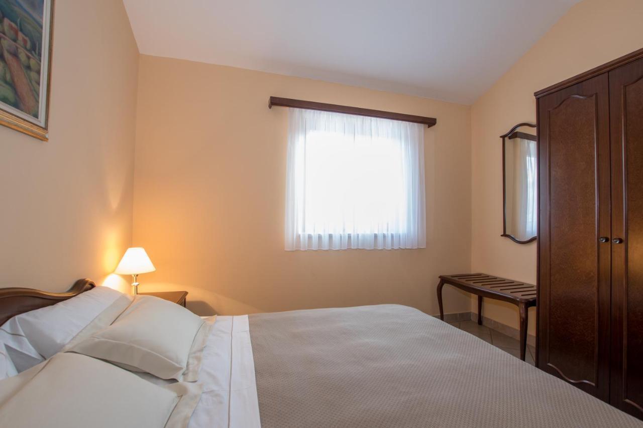 Apartments Viler Buje Kültér fotó